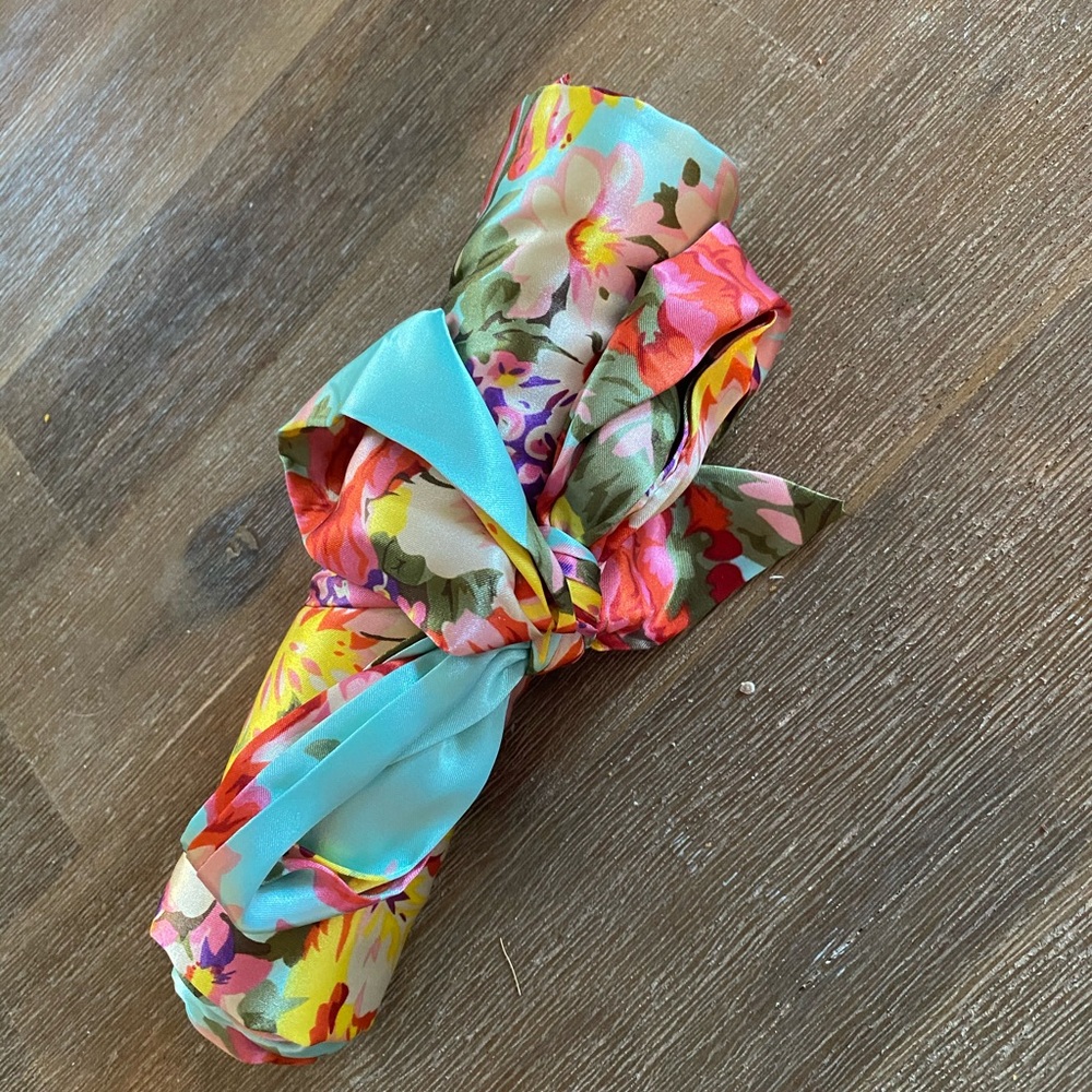 NWOT SATIN ROBE - Picture 4 of 4